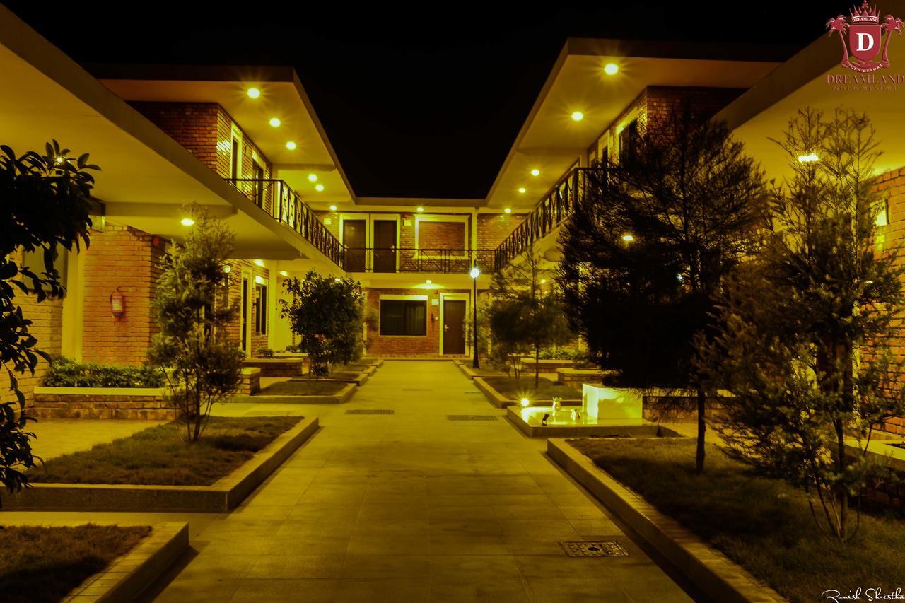 Dreamland Gold Resort & Hotel Siddharthanagar Exterior photo